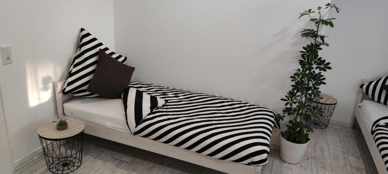 Schoene Und Optimal Gelegene Wohnung Weisskirchen Exterior foto