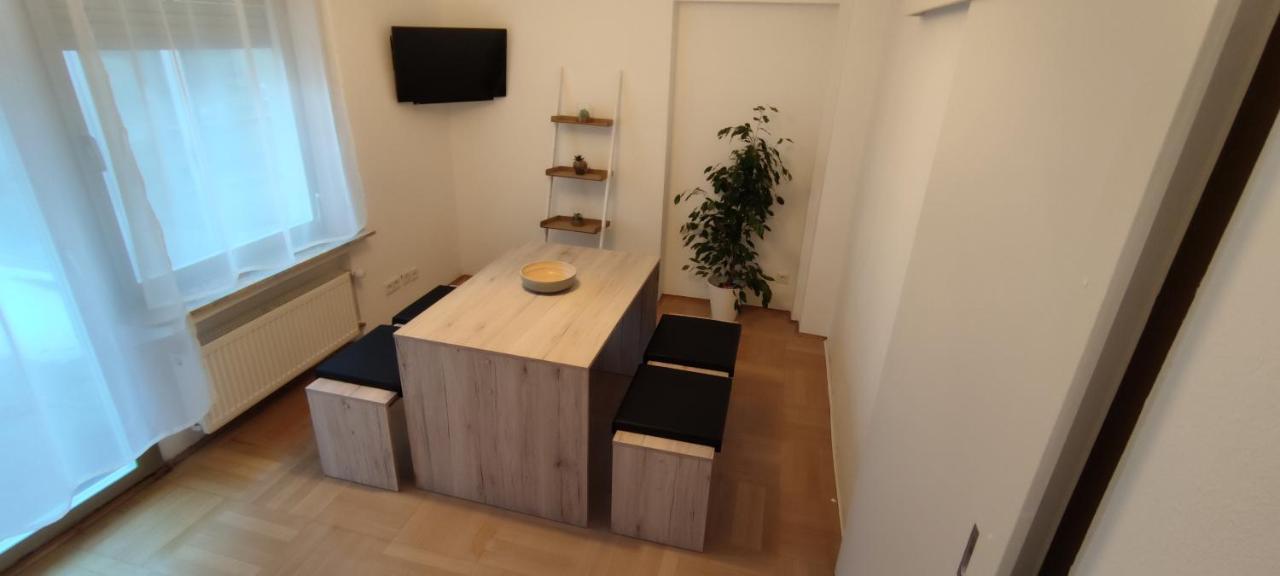 Schoene Und Optimal Gelegene Wohnung Weisskirchen Exterior foto