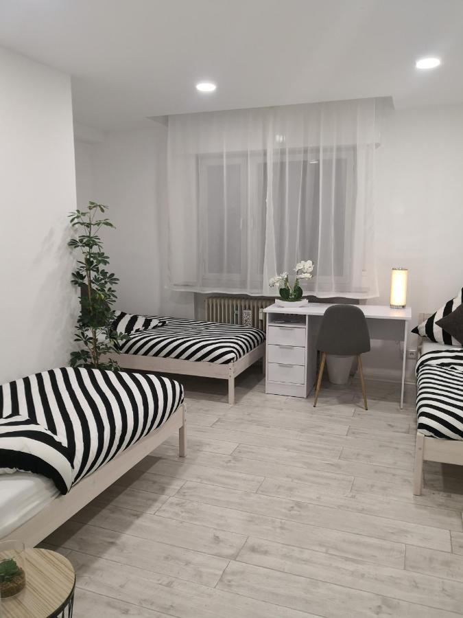 Schoene Und Optimal Gelegene Wohnung Weisskirchen Exterior foto